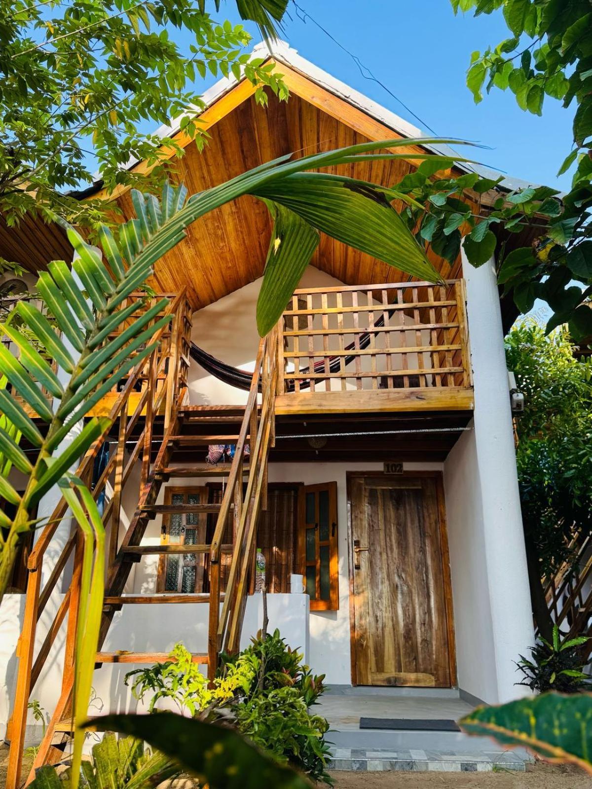 Beach Wave Hotel อารูกัมเบย์ ภายนอก รูปภาพ